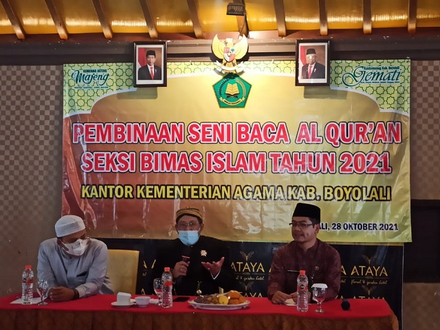 Kepala Kantor Kementerian Agama Kabupaten Boyolali membuka acara Pembinaan Seni Baca Al Qur'an Seksi Bimas Islam Tahun 2021 di ruang pertemuan hotel Ataya Boyolali