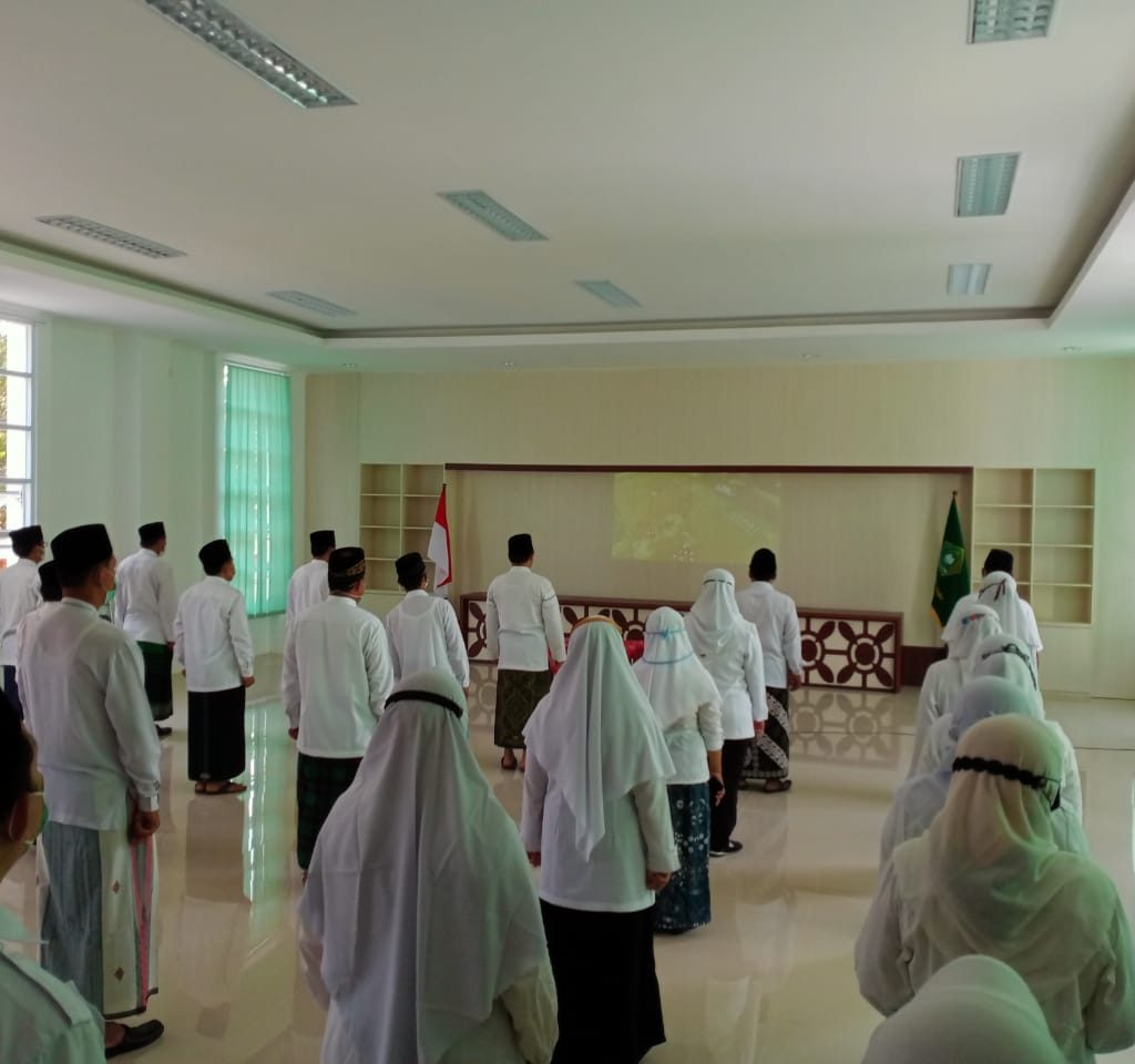 ASN kankemenag Wonogiri ikuti upacara hari santri secara daring di aula PLHUT