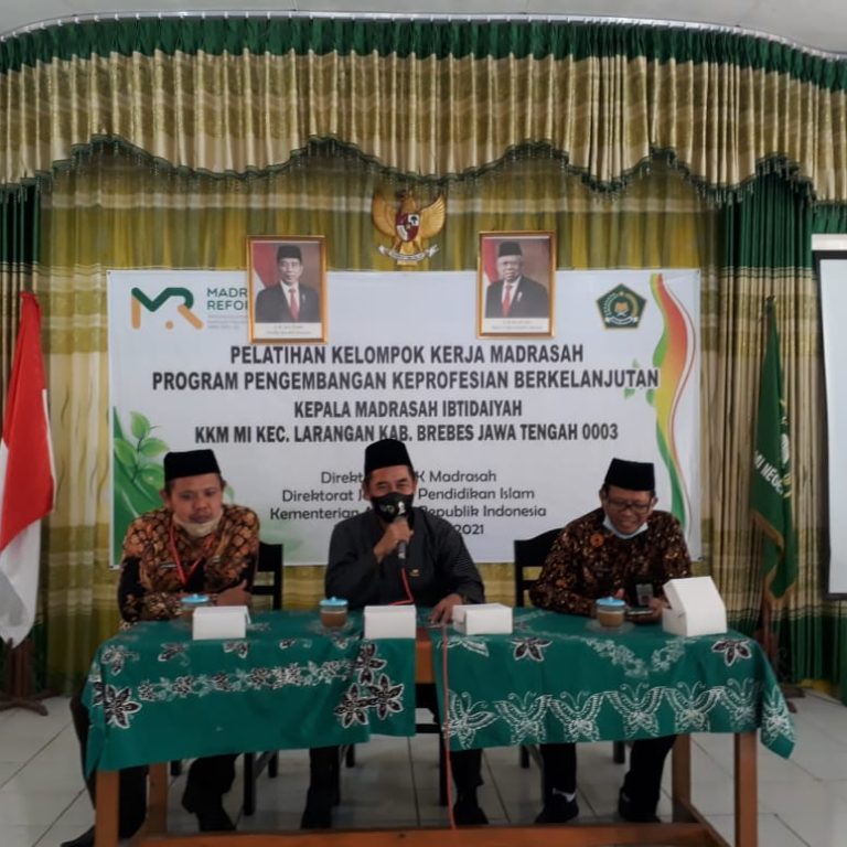 PKB Bagi 26 Kepala Madrasah Ibtidaiyah Kec. Larangan, Brebes