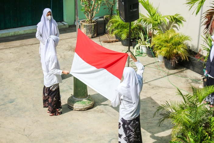 SANTRI CINTA NKRI