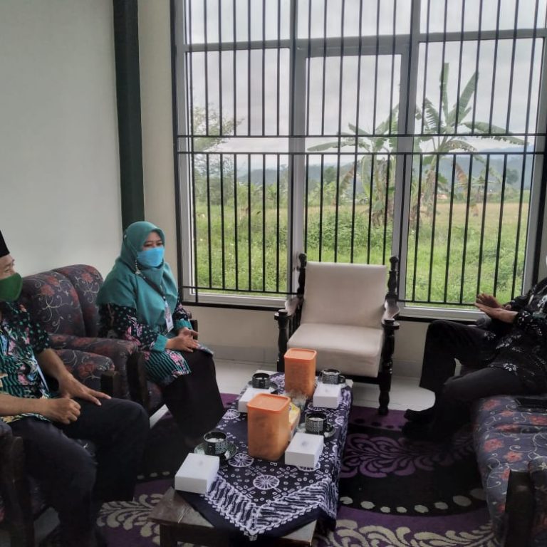 Tidak Memiliki Lab, Siswa MTs Al Futuhiyyah Ikuti ANBK di SMK Pelita Al Quran Wonosobo