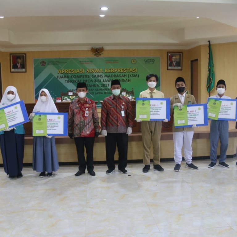 Kakanwil Berikan Apresiasi kepada Siswa Berprestasi pada KSM Tingkat Provinsi Jawa Tengah