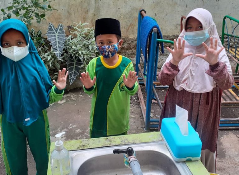 Peringati Hari Cuci Tangan Sedunia, MI Sullam Taufiq Gelar Edukasi CTPS