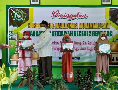 MIN 2 Rembang Gelar Peringatan Maulid Nabi dan Hari Santri 2021