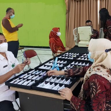 Kesehatan Mata Dukung Kenyamanan Kerja