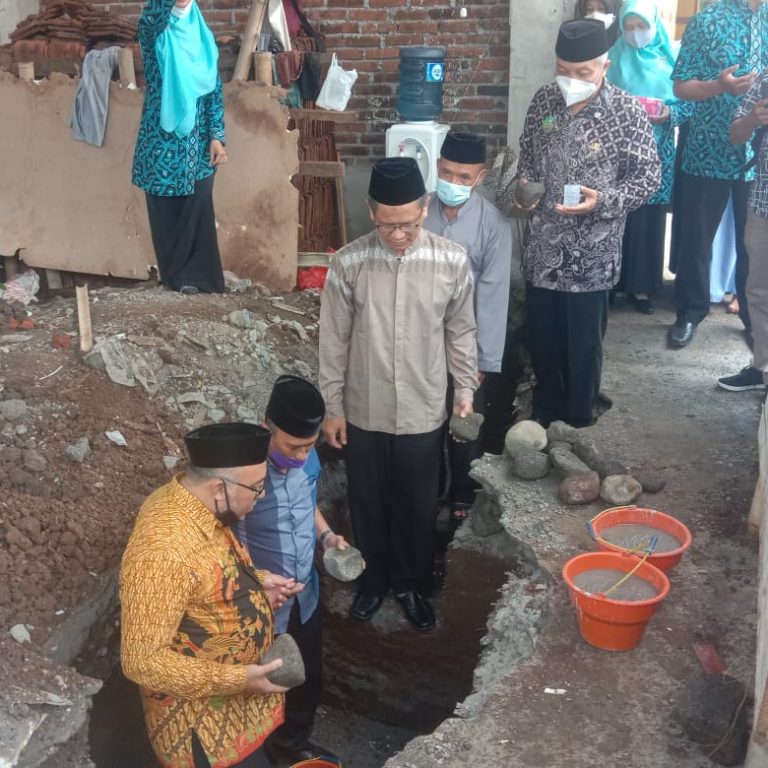 Lembaga Pendidikan Sebagai Proses Pembentukan Ahlak Peserta Didik