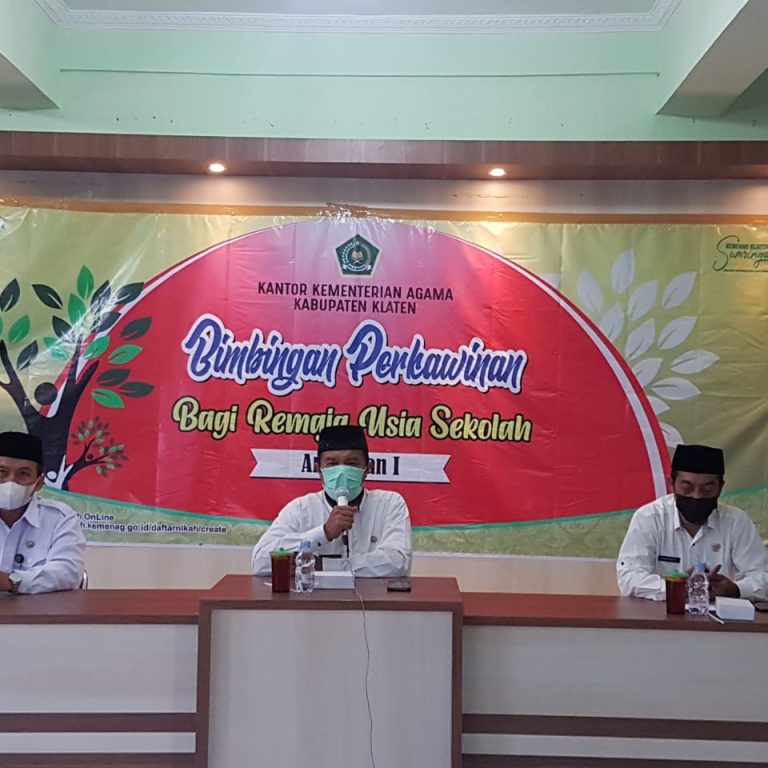 Remaja Usia Sekolah Ikuti Bimbingan Perkawinan