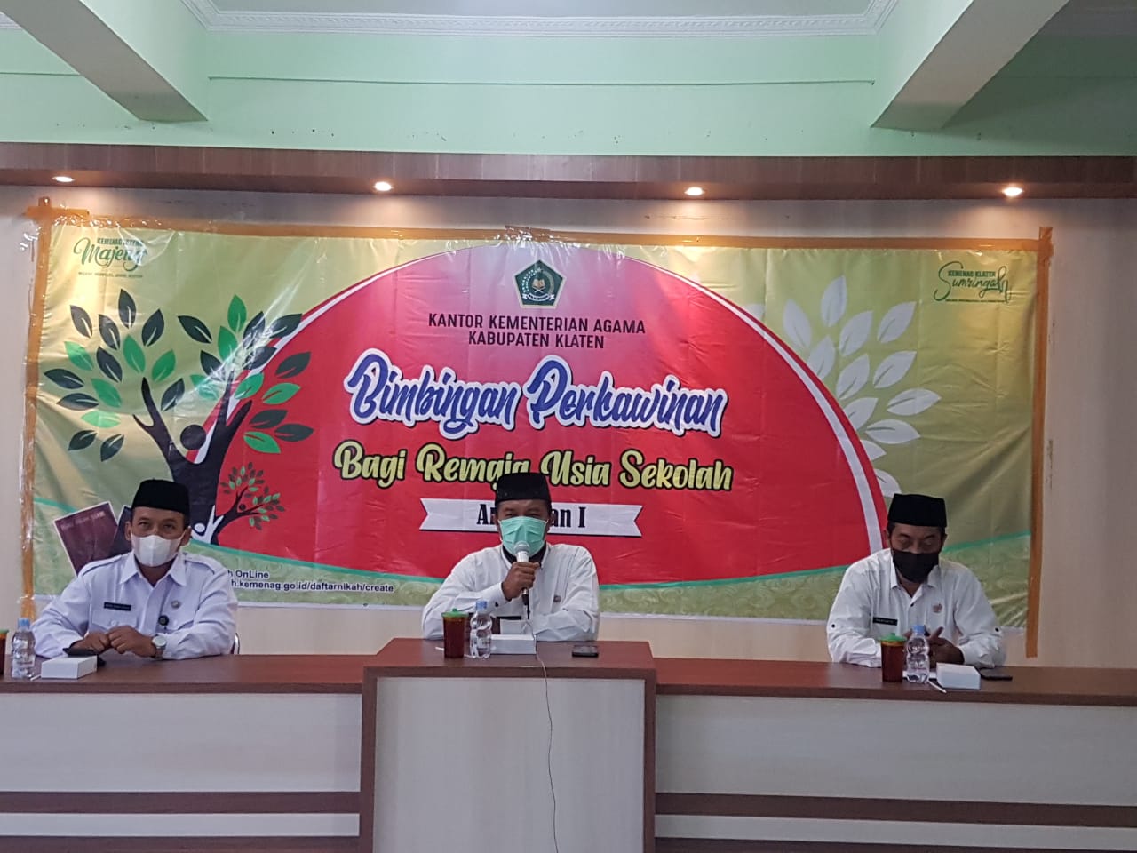 Remaja Usia Sekolah Ikuti Bimbingan Perkawinan