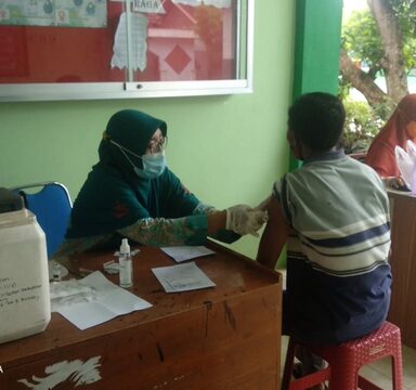 MTsN 5 Rembang Gelar Vaksinasi Dosis 1 bagi Walimurid