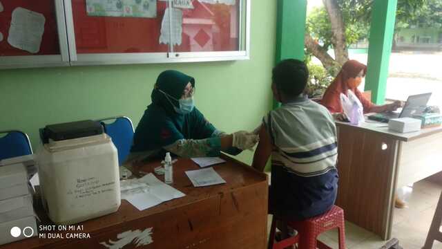 MTsN 5 Rembang Gelar Vaksinasi Dosis 1 bagi Walimurid