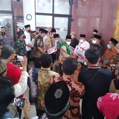 Walikota Salurkan Hibah kepada 6 Masjid di Gayamsari