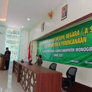 Sambutan Ka. kankemenag Wonogiri, H. Cahyo Sukmana memberikan sambutan dalam acara pembinaan ASN