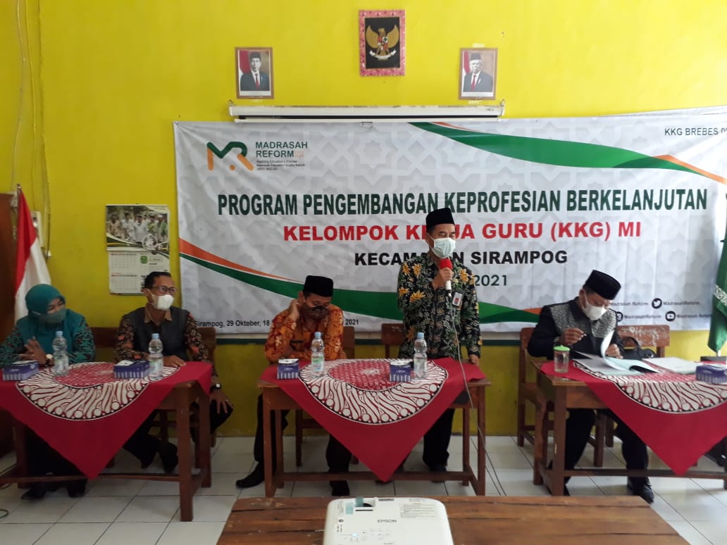 Pelatihan Kelompok Kerja Guru Bagi KKG MI Kelas 1, 2 dan 4