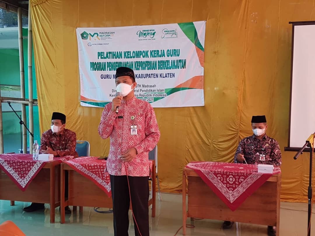 Tingkatkan Kompetensi Guru, KKG MI Klaten Gelar PKB
