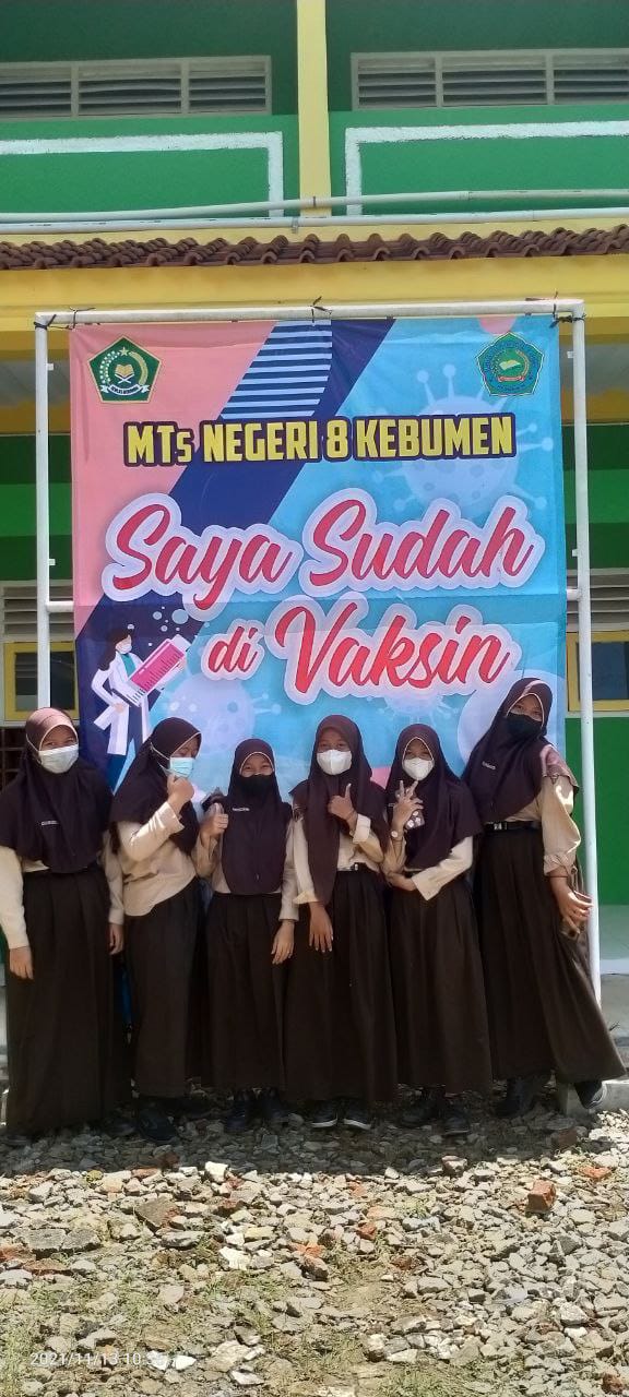 Tingkatkan Herd Immunity, Peserta Didik MTs.N 8 Kebumen Divaksin COVID-19