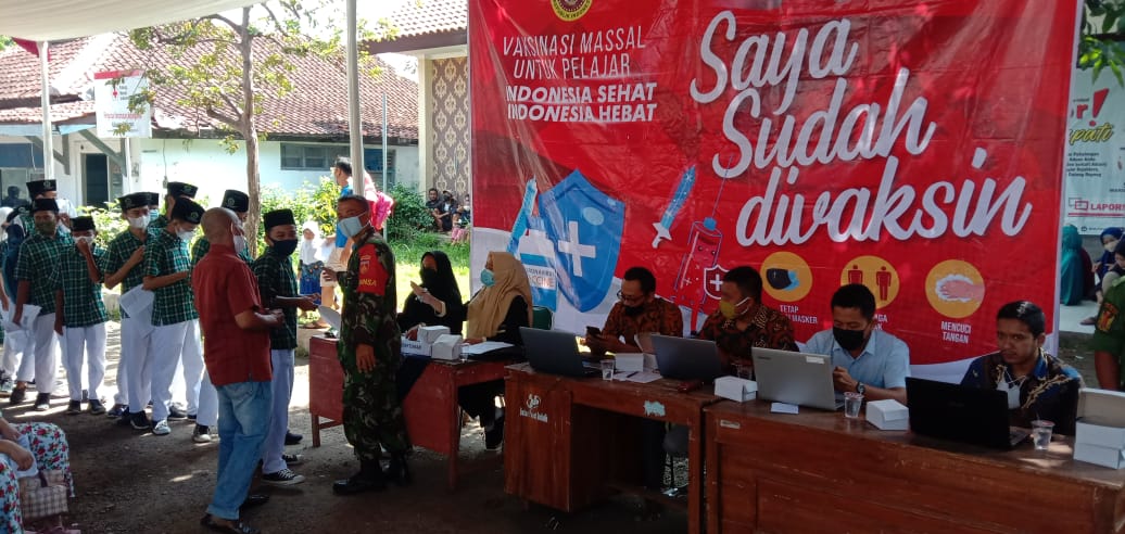 Vaksinasi Covid-19 Dosis 2 Untuk Siswa MTs Ma’arif Karanganyar