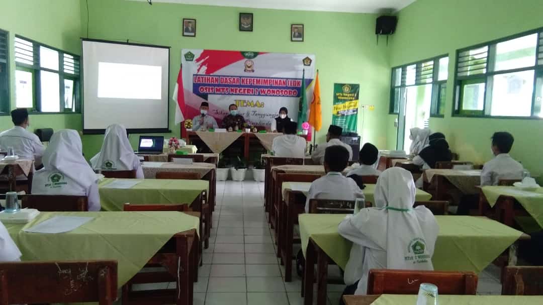 Latihan Dasar Kepemimpinan Pengurus OSIM MTsN 2 Wonosobo