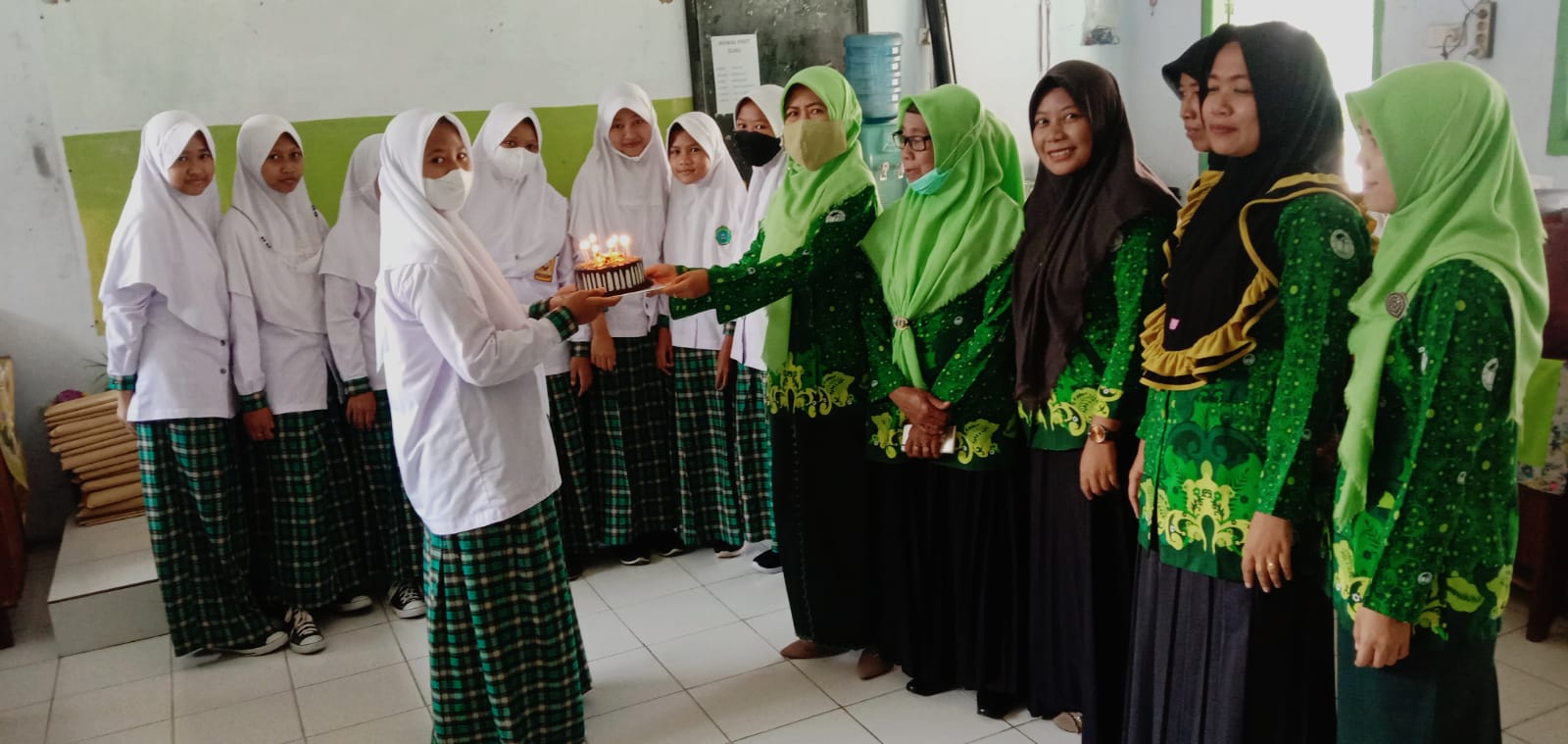 Guru Adalah Pilar Pendidikan