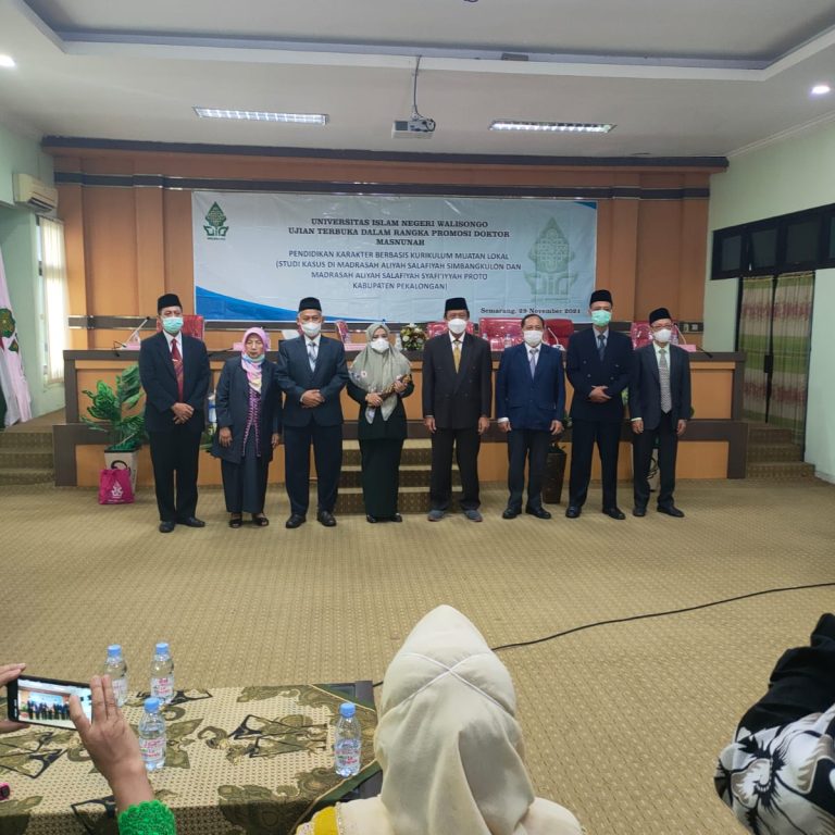 Masnunah Guru MAN Pekalongan Raih Gelar Doktor