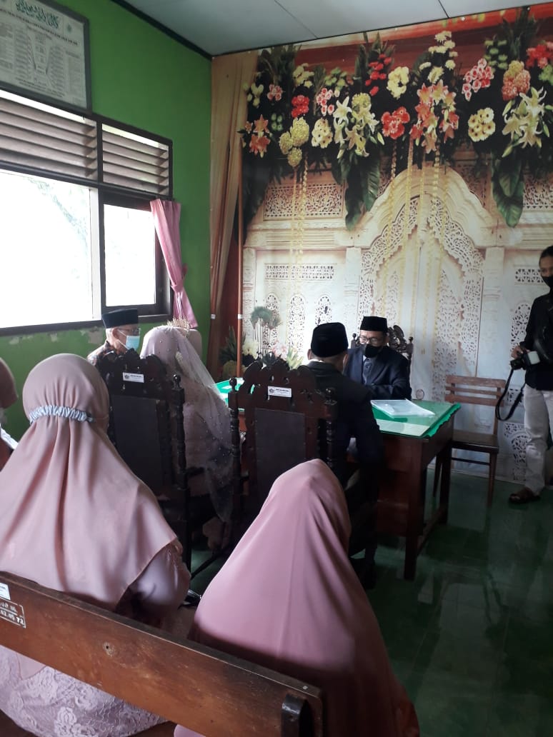 Isteri Pertama Mengizinkan, Suami Mantap Menikahi Isteri Kedua.