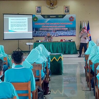 Diklat Tindakan Pertama Tempat Kejadian Perkara (TPTKP) Kegiatan Patroli Keamanan Sekolah MAN 2 Brebes
