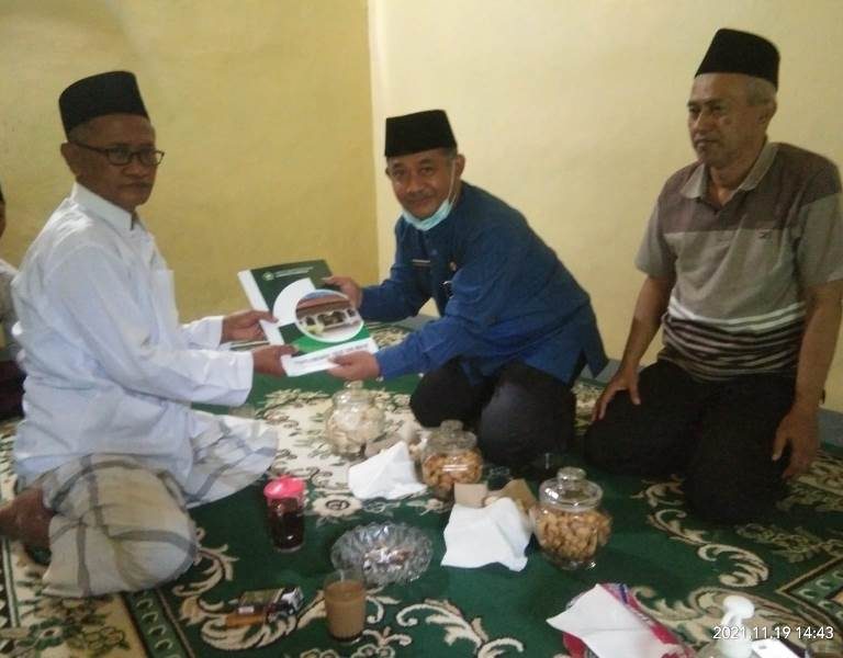 Bantuan UPZ untuk Santri Kurang Mampu