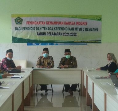 Peningkatan Soft Skill Bahasa Inggris Guru MTsN 5 Rembang