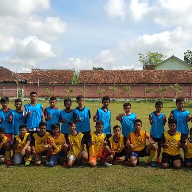 Ekskul Sepakbola Salurkan Bakat Olahraga Siswa