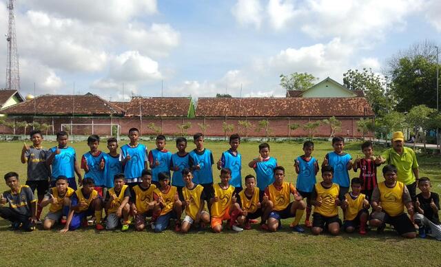 Ekskul Sepakbola Salurkan Bakat Olahraga Siswa