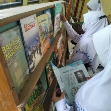 PTM Terbatas Tak Kurangi Minat Kunjung Siswa Ke Perpustakaan