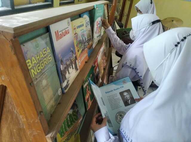 PTM Terbatas Tak Kurangi Minat Kunjung Siswa Ke Perpustakaan