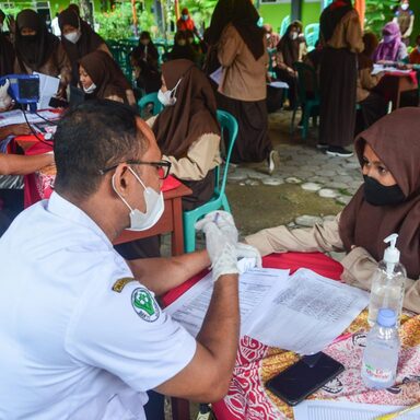 MTsN 4 Rembang Gelar Vaksin Dosis II Bagi Pelajar