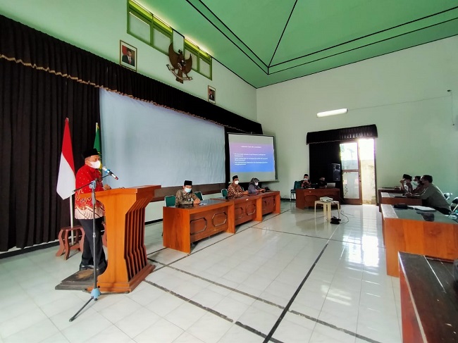 Kabid PD. Pontren Kankemenag Prov. Jateng Nur Abadi menjelaskan Juknis terkait pemberian Bantuan Operasional ke lembaga pendidikan keagamaan di Kankemenag Kab. Magelang
