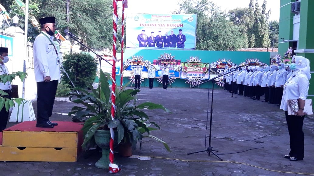 20 ASN Kemenag Kendal Terima Satya Lencana saat Upacara HAB ke 75