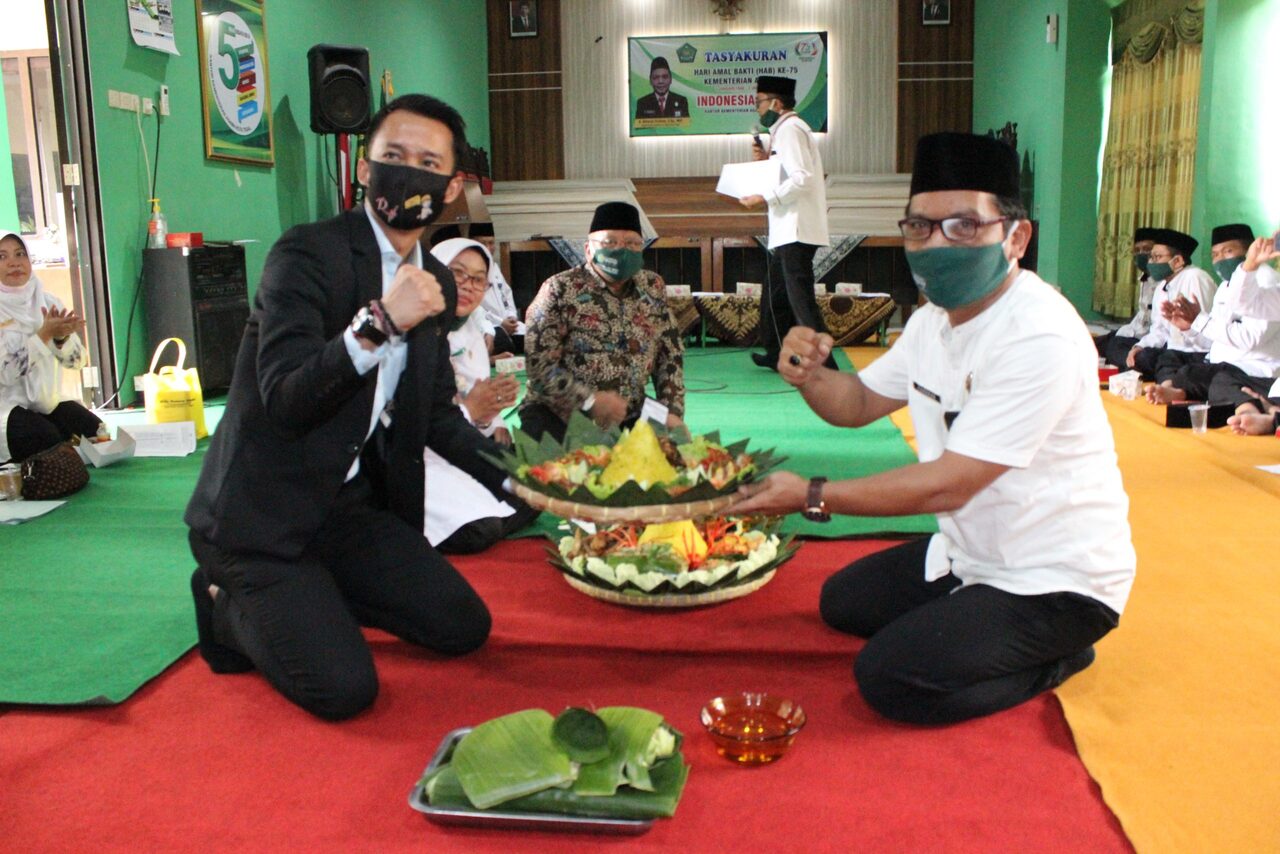 Kemenag Kota Tegal Kukuhkan Pengurus Mualaf Center Tingkat Kota