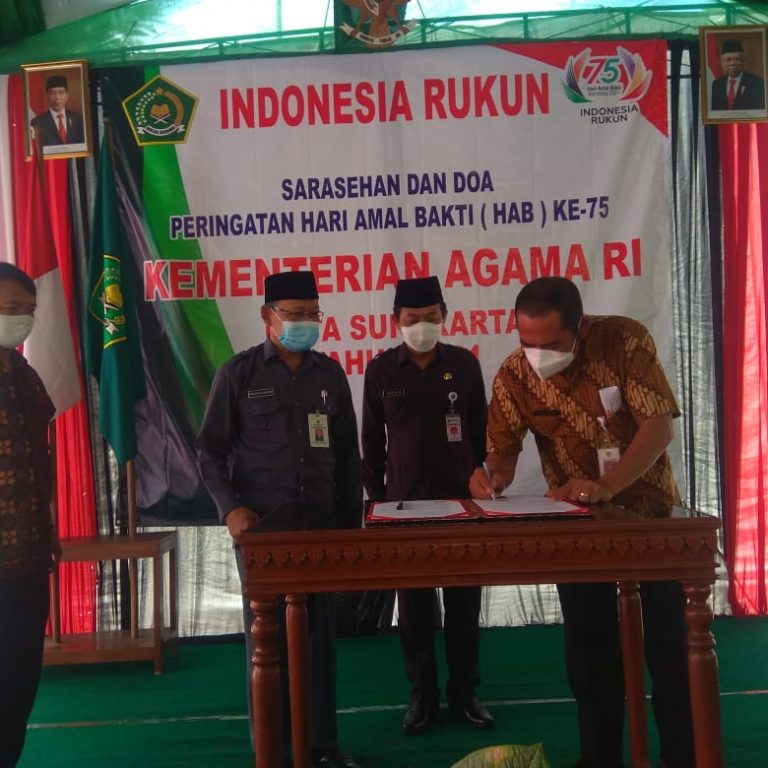Kado Indah Walikota Surakarta di Hari Amal Bakti (HAB) ke 75 Kementerian Agama RI