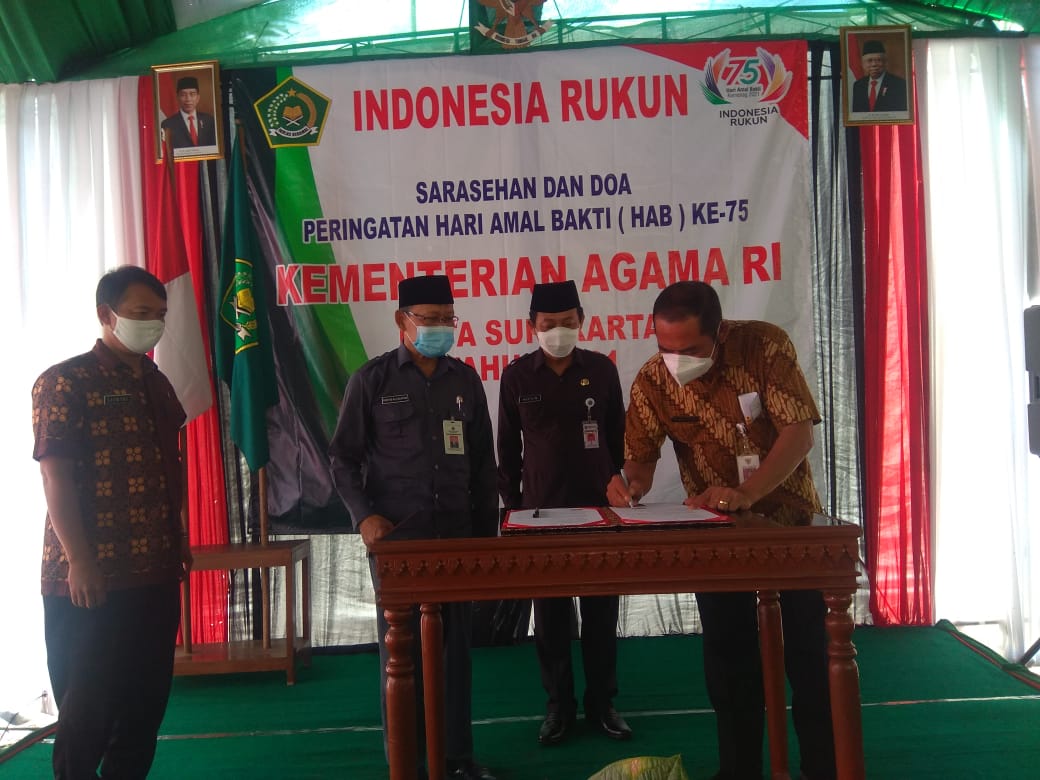 Kado Indah Walikota Surakarta di Hari Amal Bakti (HAB) ke 75 Kementerian Agama RI