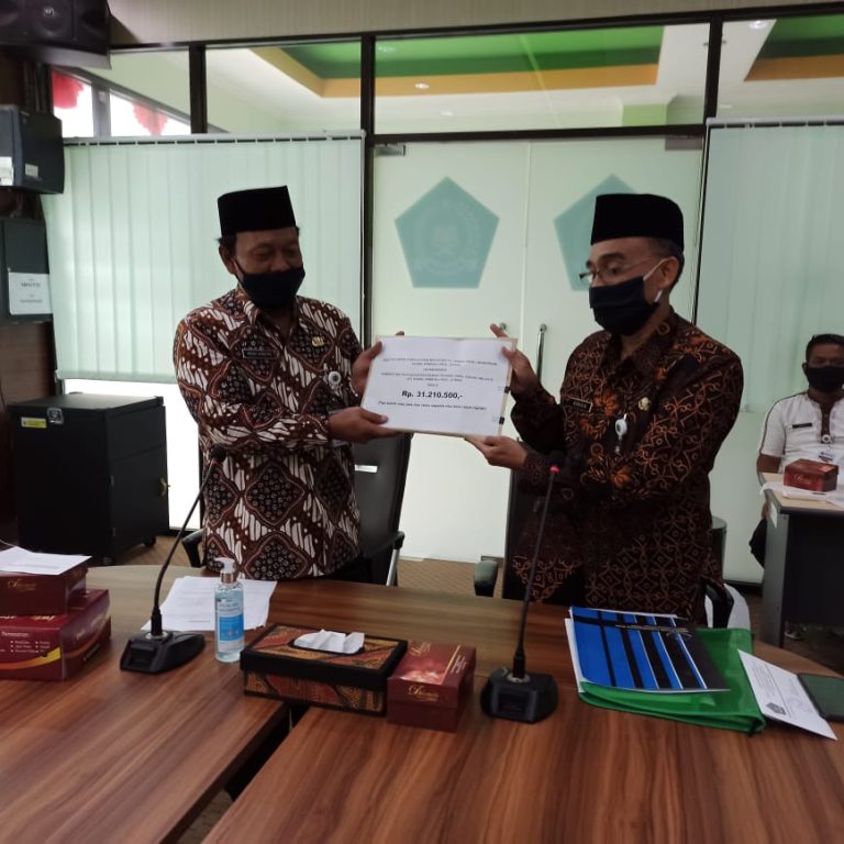 UPZ Kanwil Kemenag Jateng Serahkan Bantuan Untuk Pembangunan Masjid Baitul Hikmah