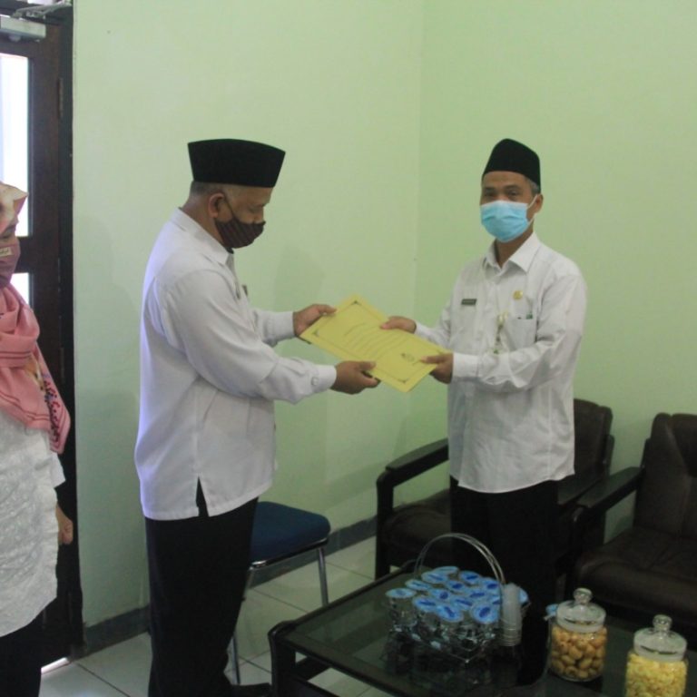 Kankemenag Kab. Banjarnegara Adakan Program Benah Masjid