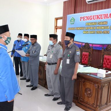 Kukuhkan Pengurus Cabang APRI Kota Tegal, Akhmad Farkhan Berharap Penghulu Mampu Membangun Kerjasama Ke Semua Pihak