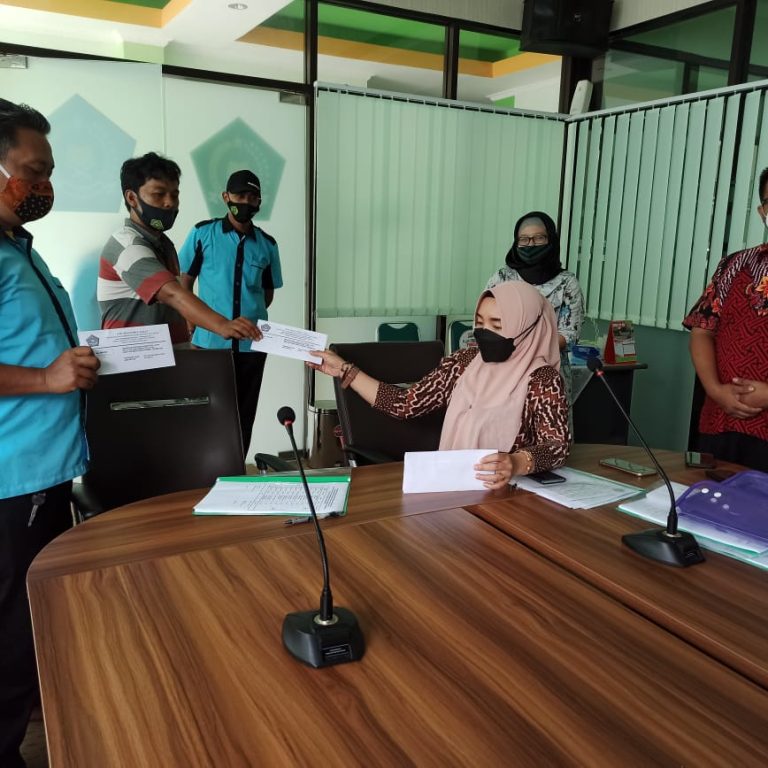 Meriahkan HAB Kemenag RI Ke- 75, UPZ Kanwil Kemenag Prov. Jateng Salurkan Dana ZIS