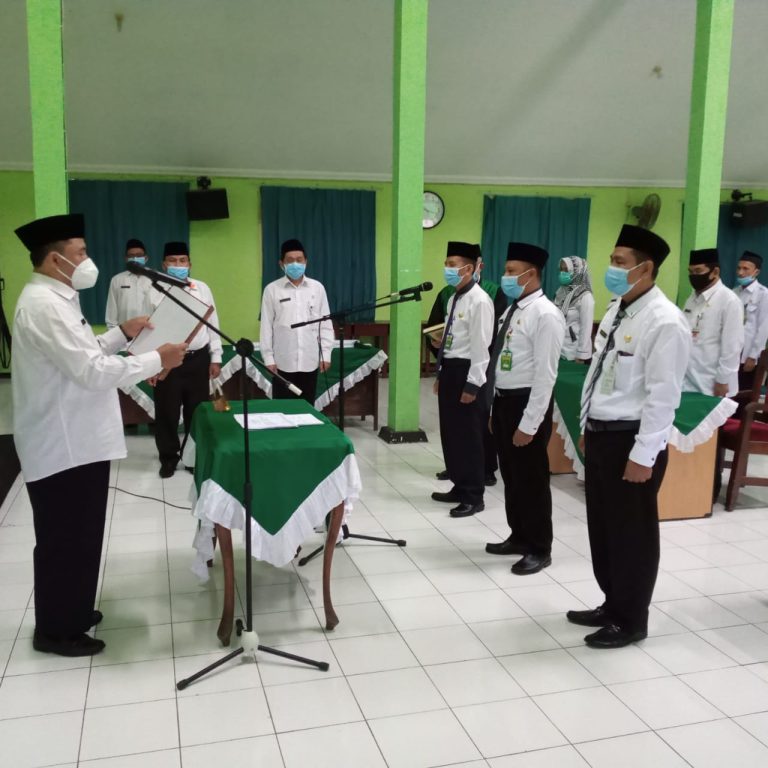 Kepala Kankemenag Kab. Demak  Lantik Kepala KUA dan Kepala MIN