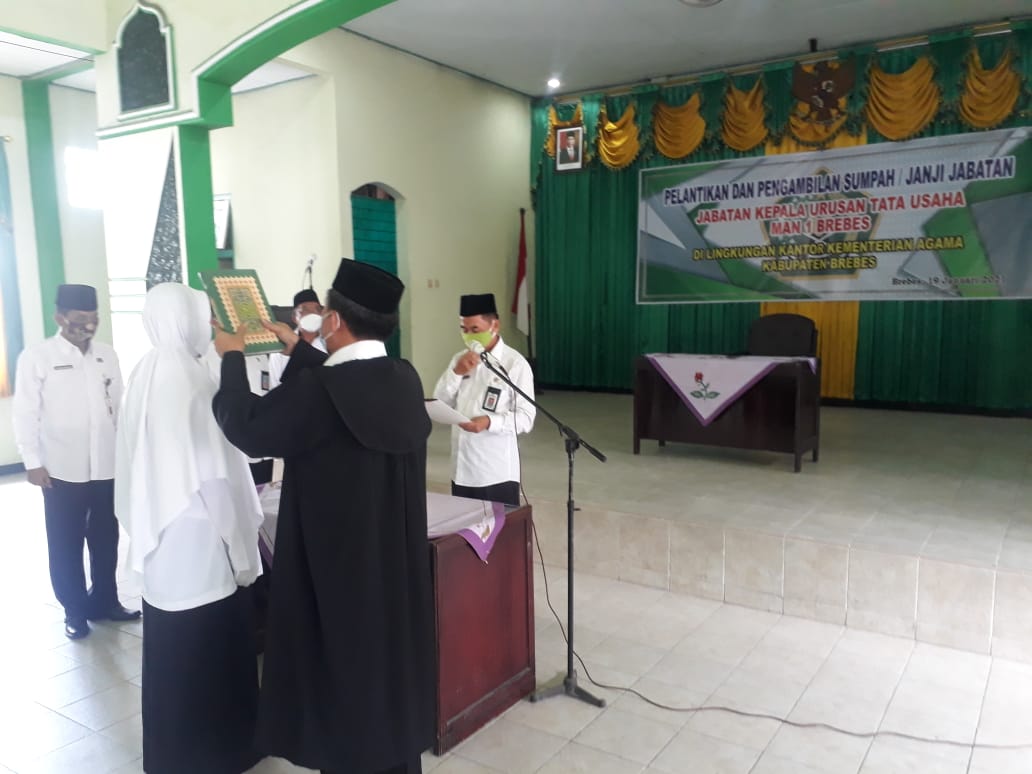 Awali Tugas, Fajarin Melantik Kepala Urusan TU MAN 1 Brebes