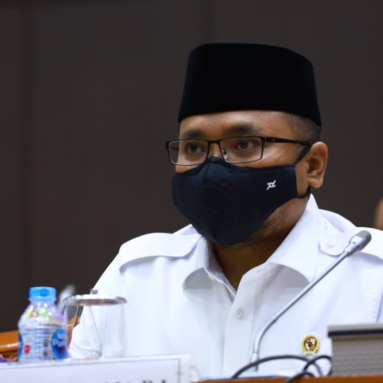 Menag Minta Jajarannya Jadi Teladan dan Ajak Tokoh Agama Sosialisasikan Prokes 5M