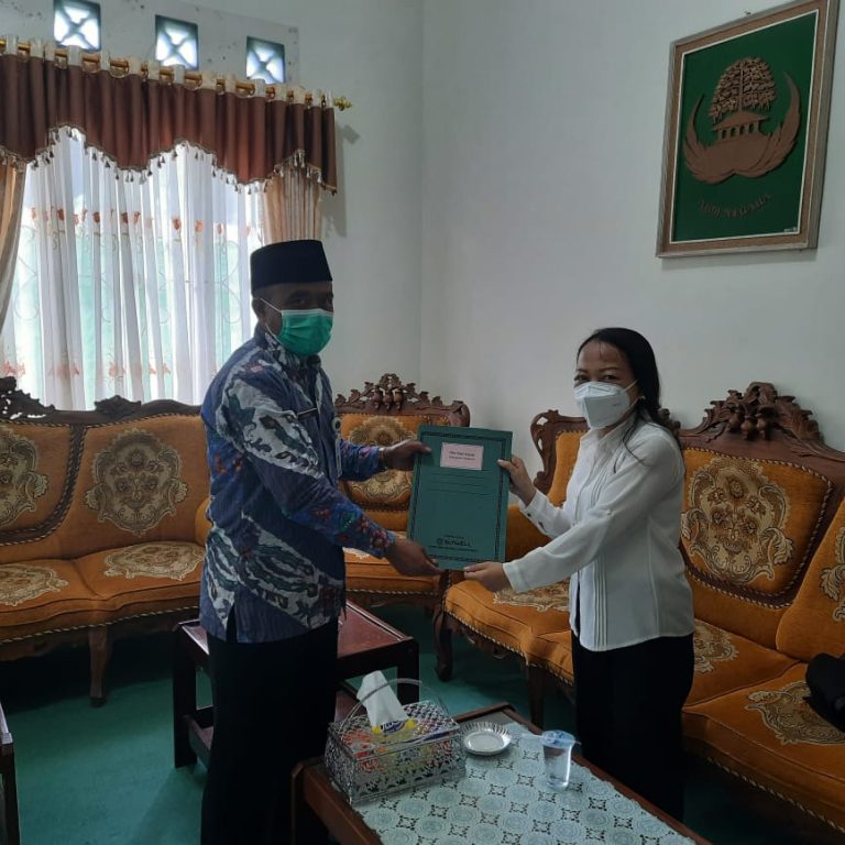 Kakankemenag Kebumen Serahkan SK Pengangkatan Penyuluh Agama Kristen Non PNS