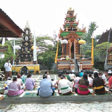 Umat Hindu Karanganyar Merayakan Hari Raya Saraswati
