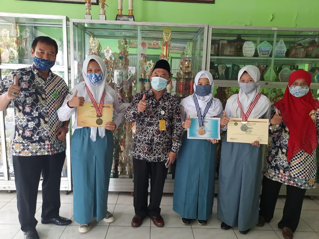 Tiga Peserta Didik MAN 2 Kota Semarang Raih Medali di ISSO 3 Biologi Tahun 2021