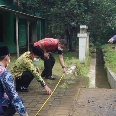 Pemantauan proses pembangunan KUA Kecamatan Pakis Aji