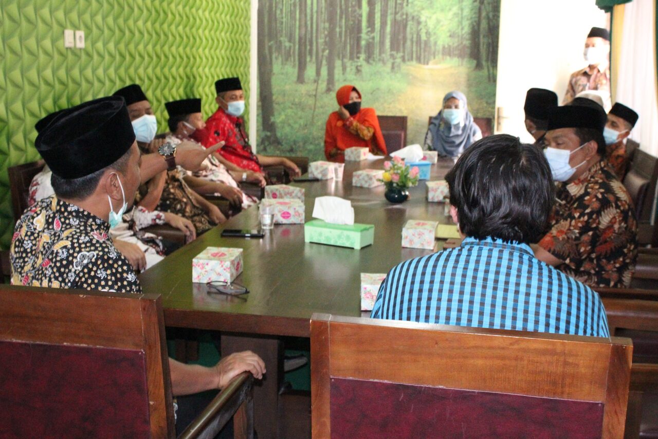 Survei Omnibus Riset ZI Puslitbang Bagikan Ilmu Positif Terkait Pembangunan ZI Kepada KanKemenag Kota Tegal