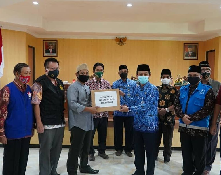 Organisasi Lintas Agama Serahkan 10.000 Masker ke Kanwil Kemenag Prov. Jateng